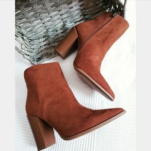 New England collection coffee faux suede boot